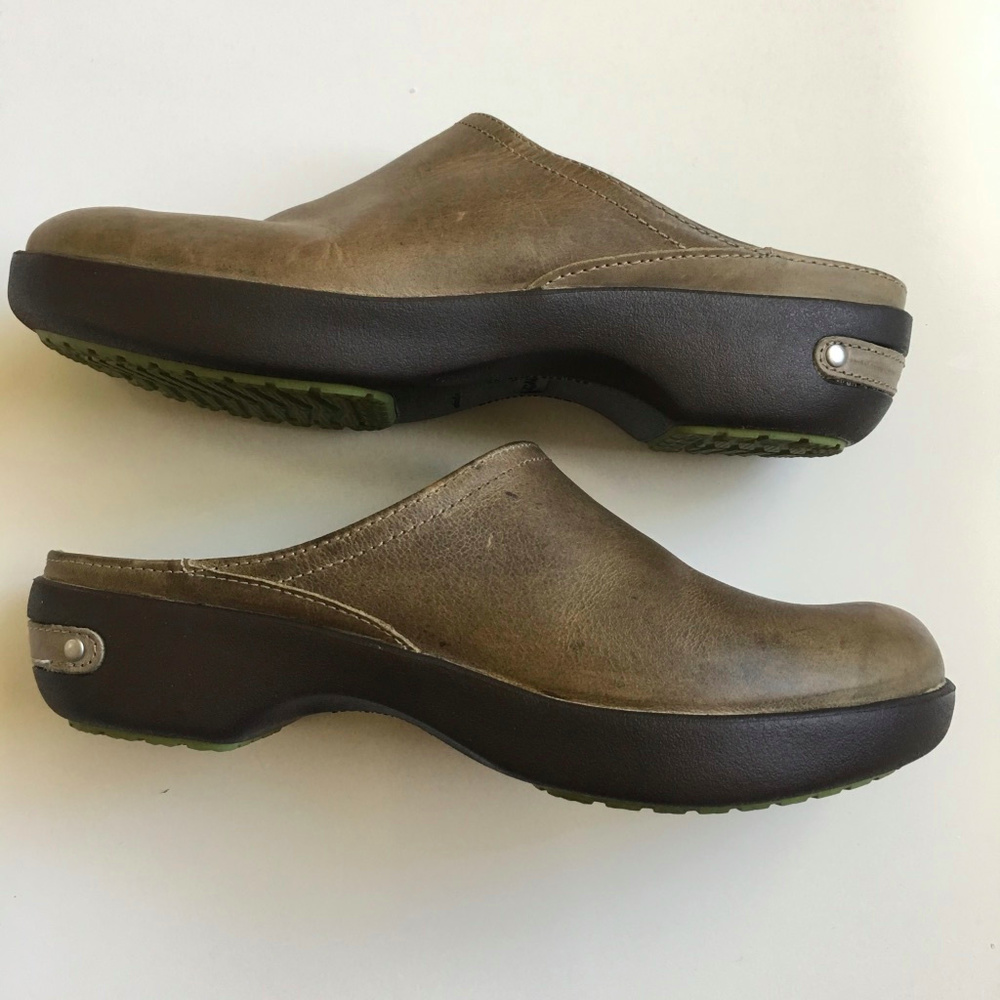 Crocs Cobbler 2.0 Leather Clogs